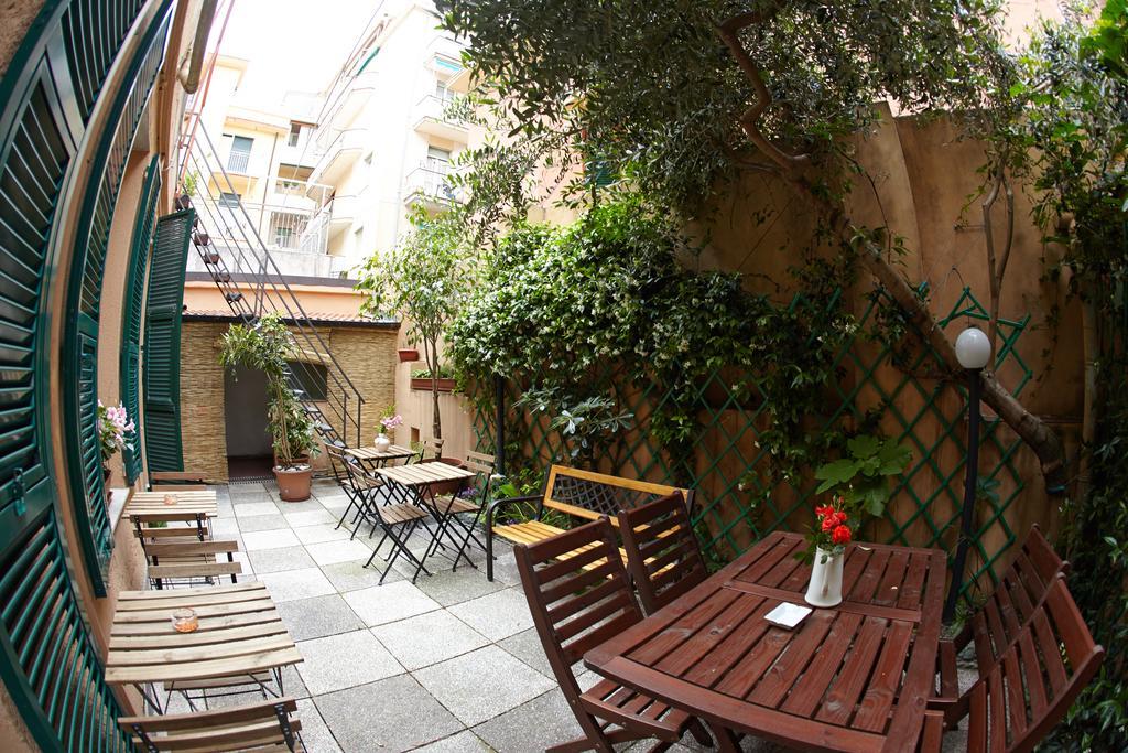 Hotel Lydia Alassio Bagian luar foto
